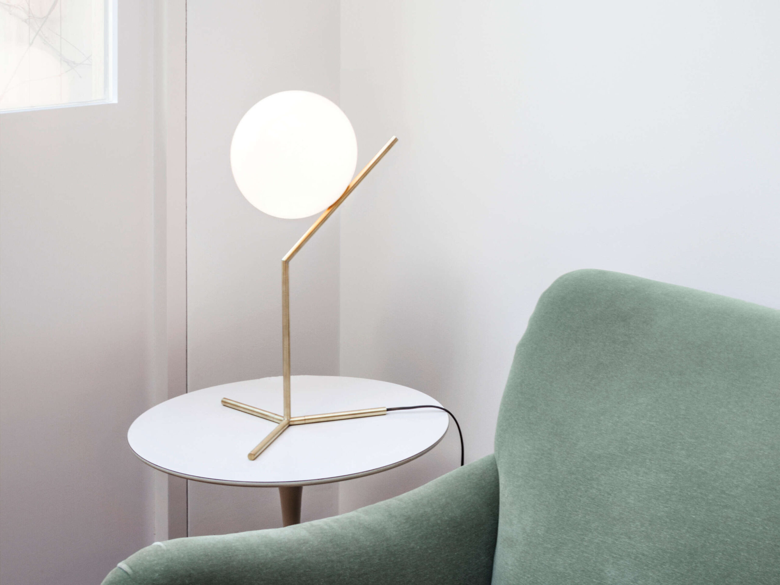 ic-t1-high-brass-table-anastassiades-flos-01