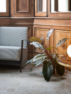 ic-t1-low-brass-table-anastassiades-flos-02